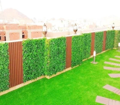 outdoor-artificial-green-wall-1000x1000-1.webp
